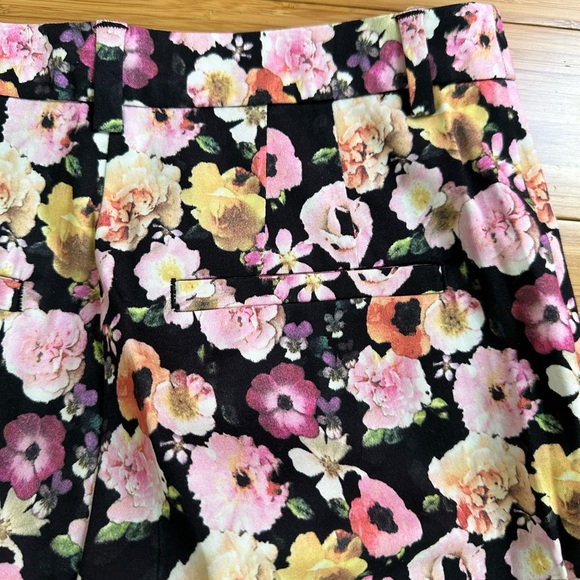 H&M  Set Tapered Cropped Pants Black & Pink Floral Size 4 / Top Size 6 - Picture 11 of 16